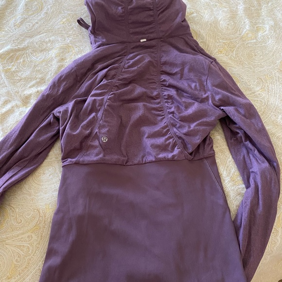 Reversible Lululemon dusty purple jacket size 6 like new - Picture 4 of 5